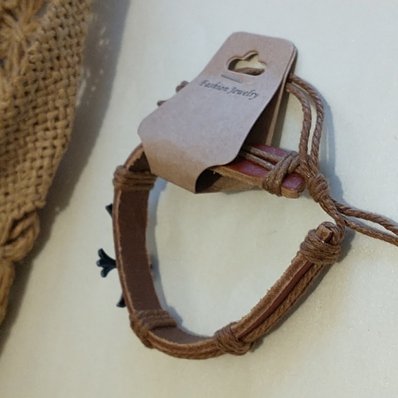 Genuine Leather Unisex Brown Cross Bracelet! - Picture 2 of 6